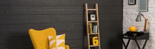 mur en lambris en bois de couleur noir